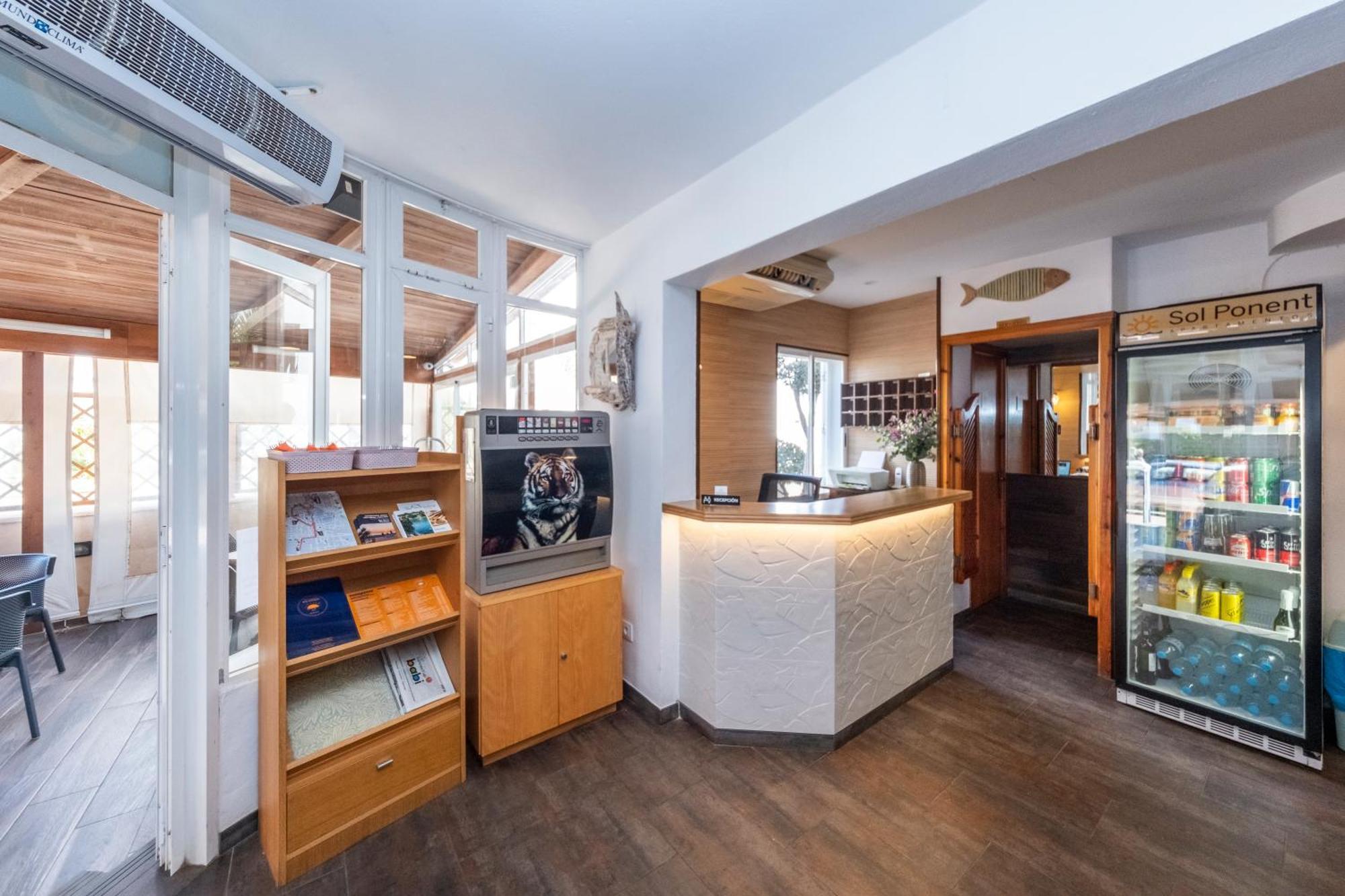 Apartamentos Sol Ponent Кала-Бланка Екстер'єр фото