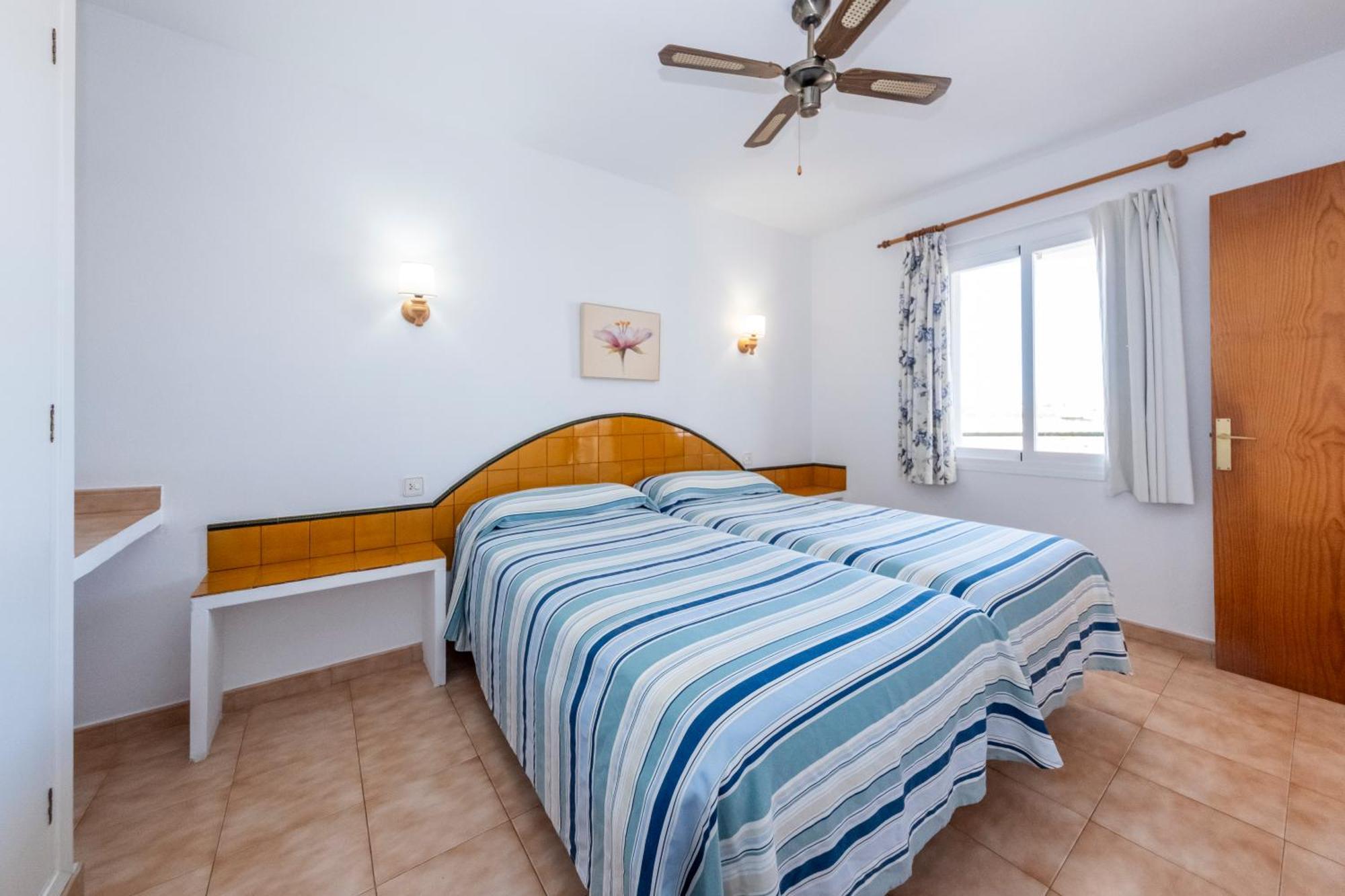 Apartamentos Sol Ponent Кала-Бланка Екстер'єр фото