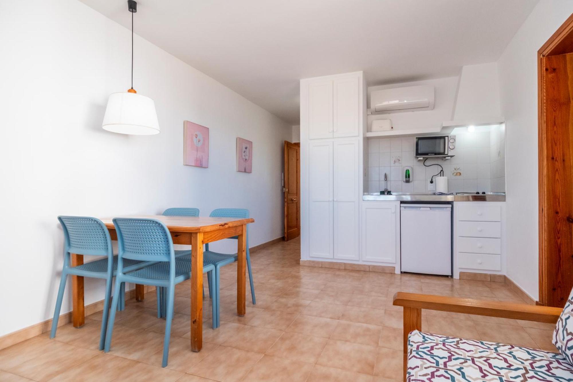 Apartamentos Sol Ponent Кала-Бланка Екстер'єр фото