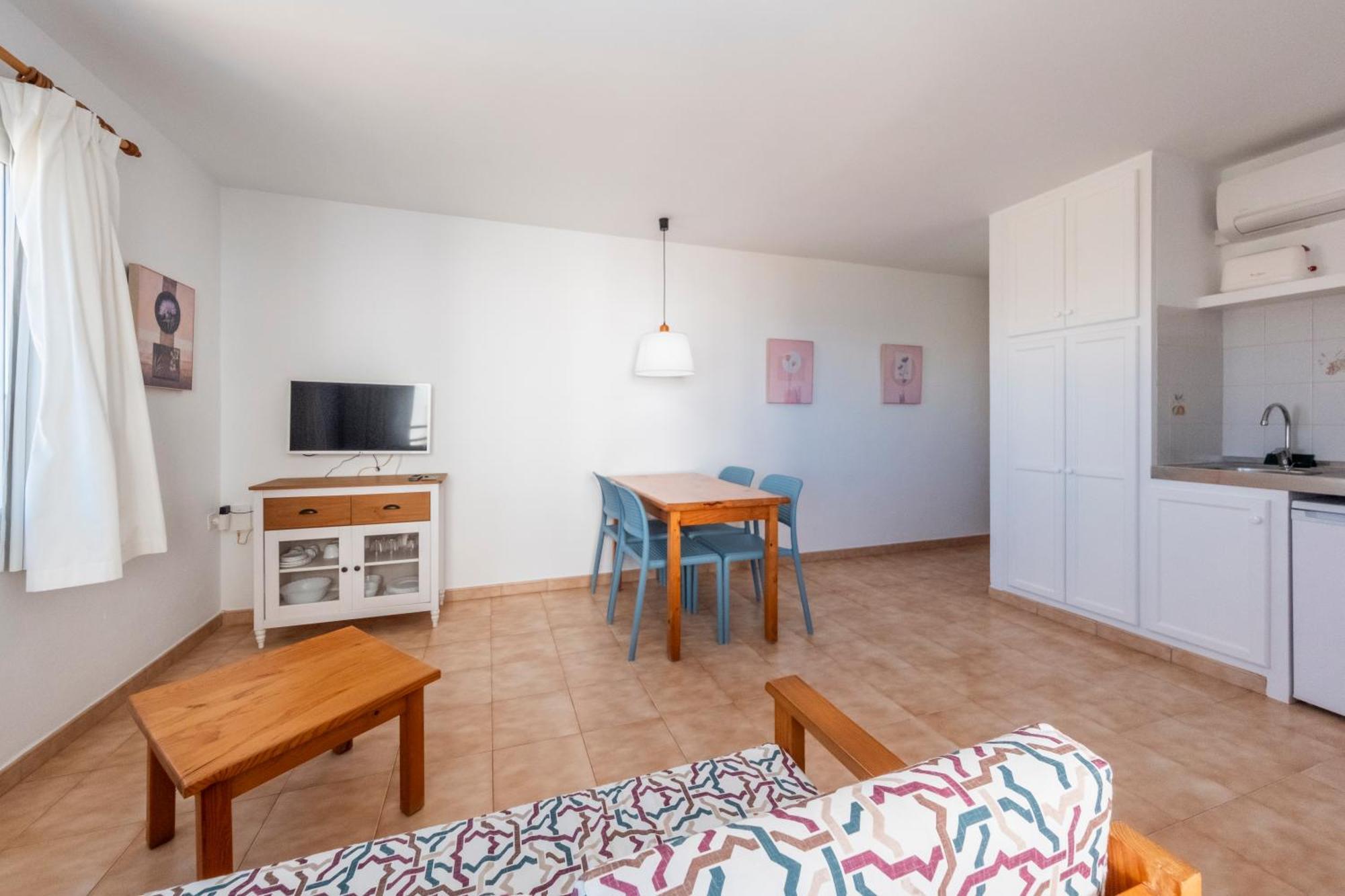 Apartamentos Sol Ponent Кала-Бланка Екстер'єр фото