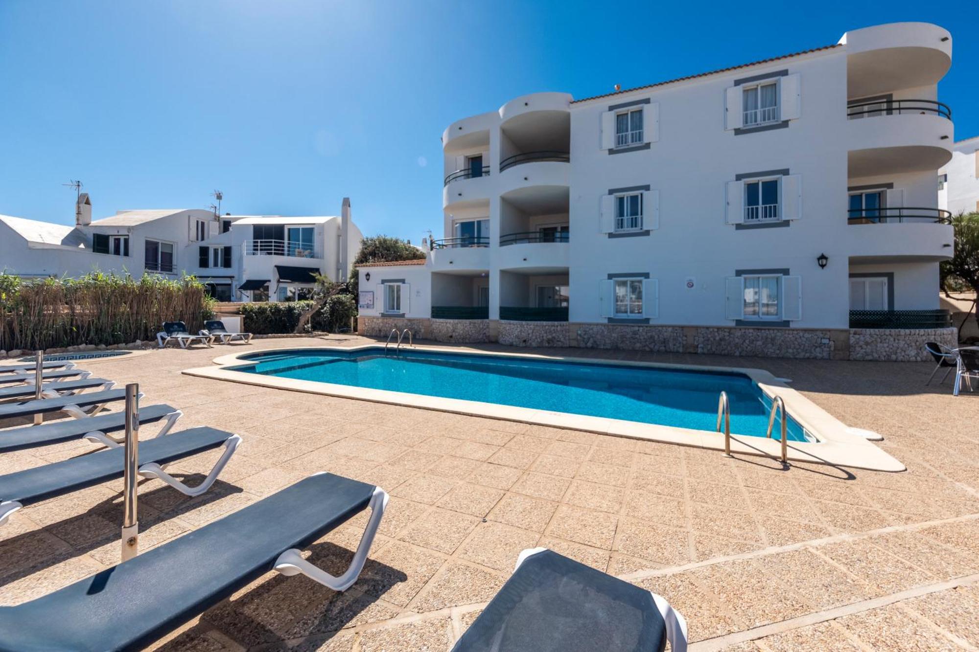 Apartamentos Sol Ponent Кала-Бланка Екстер'єр фото