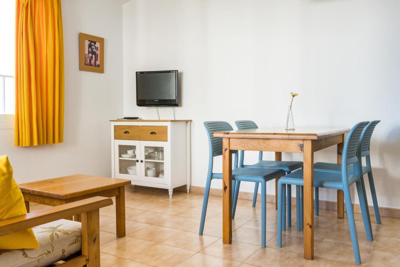 Apartamentos Sol Ponent Кала-Бланка Екстер'єр фото